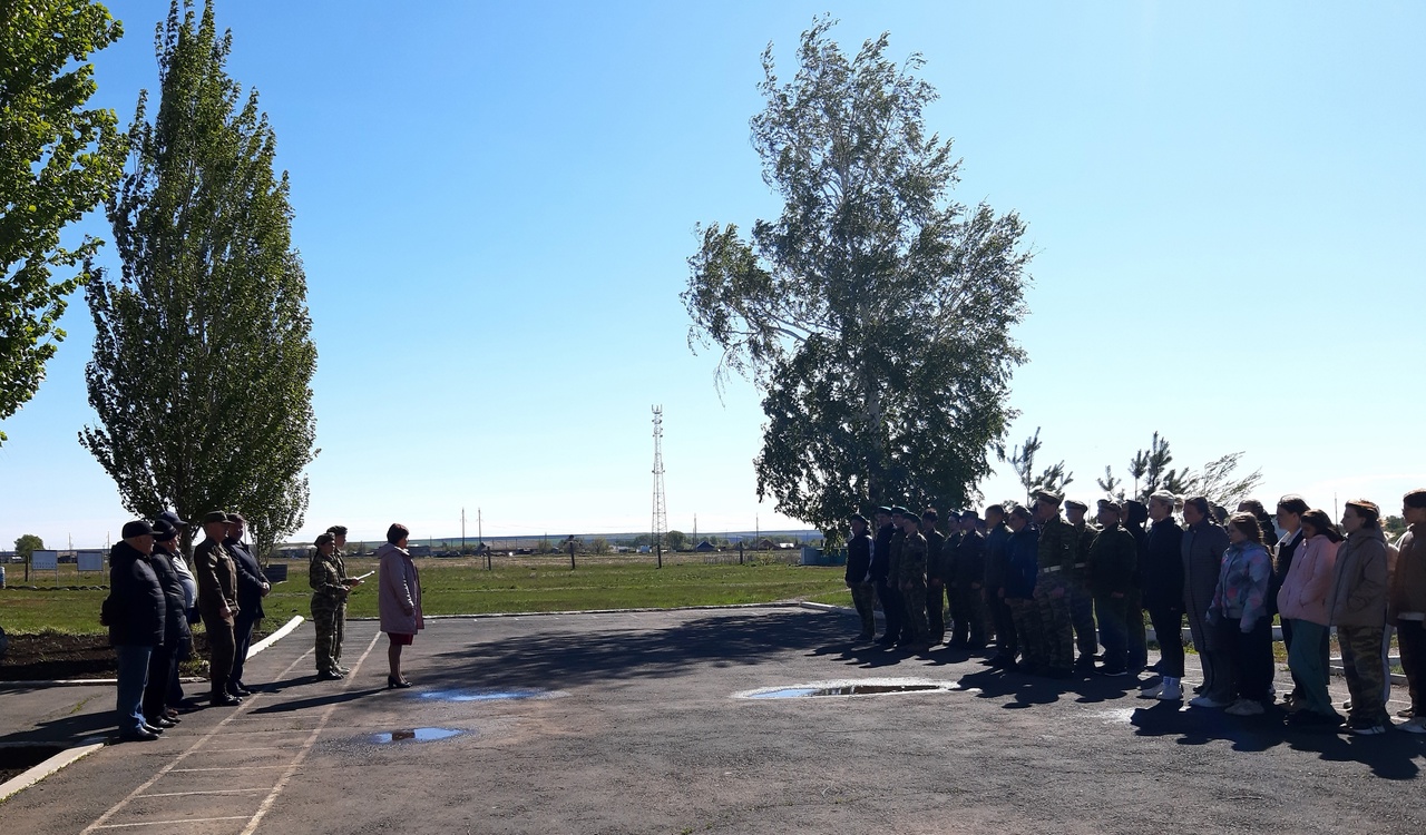 5-ти дневные учебные сборы по основам военной службы с учащимися 10-х классов.