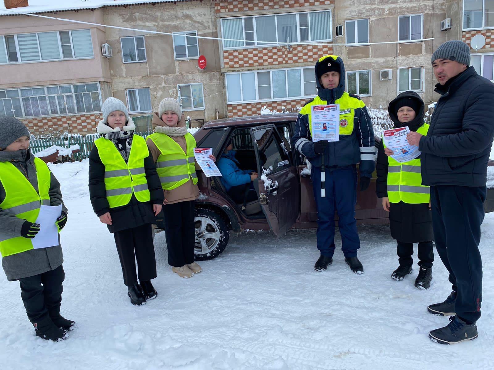 Юные инспекторы в действии.